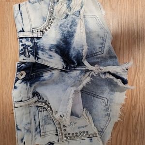 River Island Daisy Duke shorts size 6